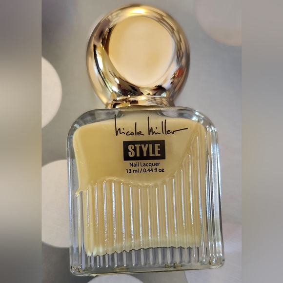 Nicole Miller STYLE Nail Polish Set — Lavender, Yellow, Coral, Pale Pink - Picture 3 of 6